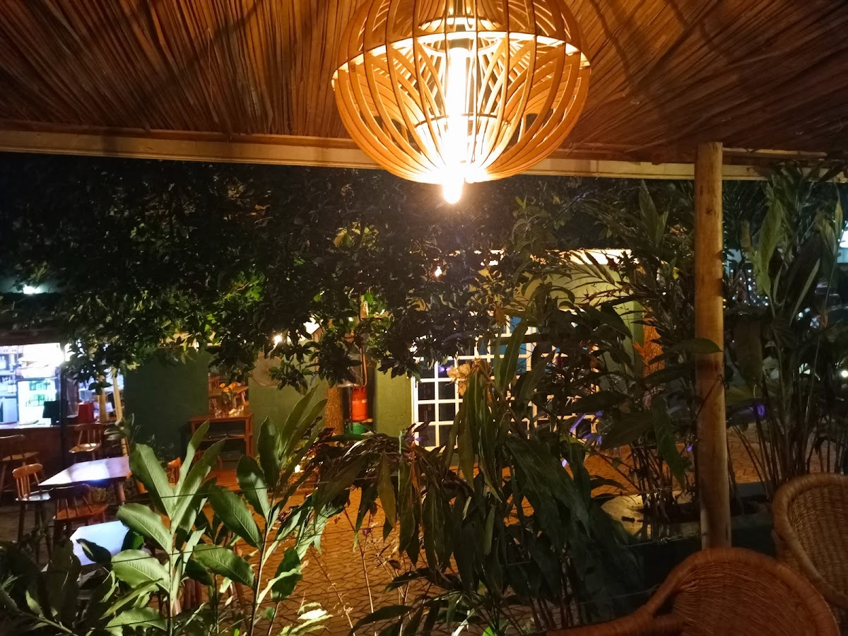Parachichi Bar And Restaurant Kampala